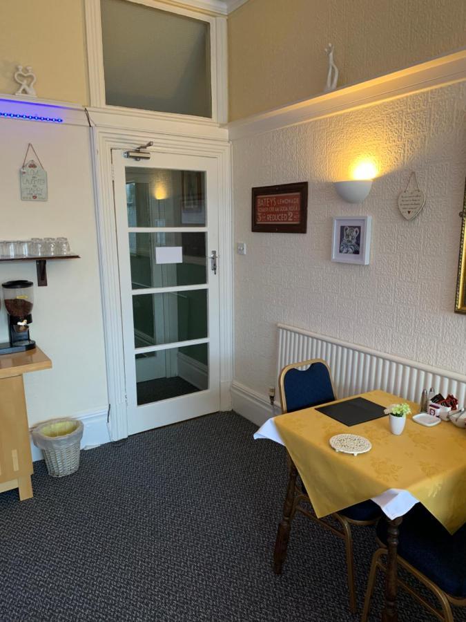 The Croydon 3* Blackpool